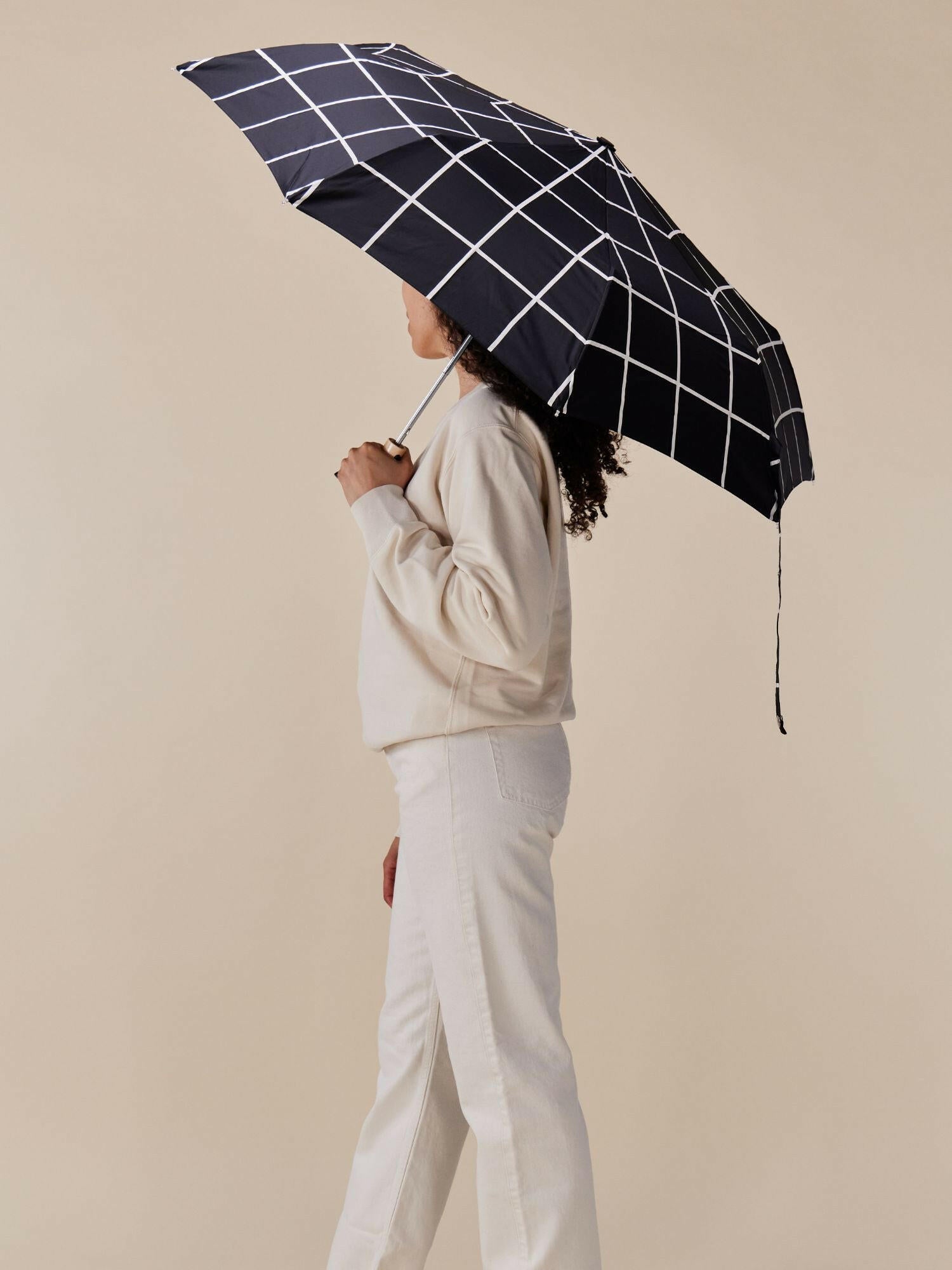 Windproof Umbrella | Black Umbrella